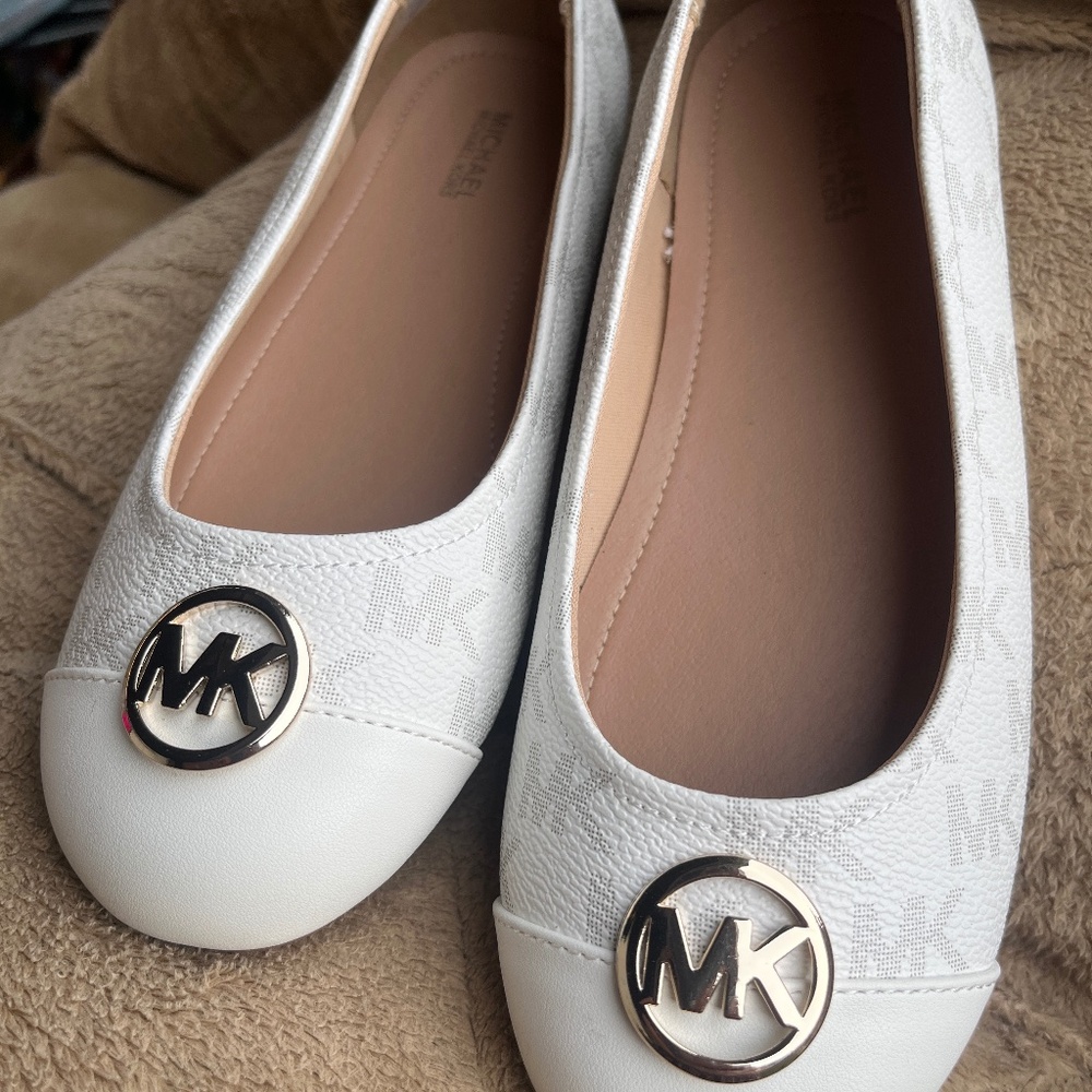 Michael Kors flat